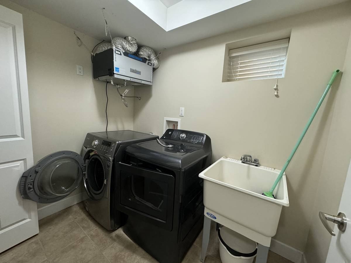 2600 East 2nd Avenue - Photo 5 of 9