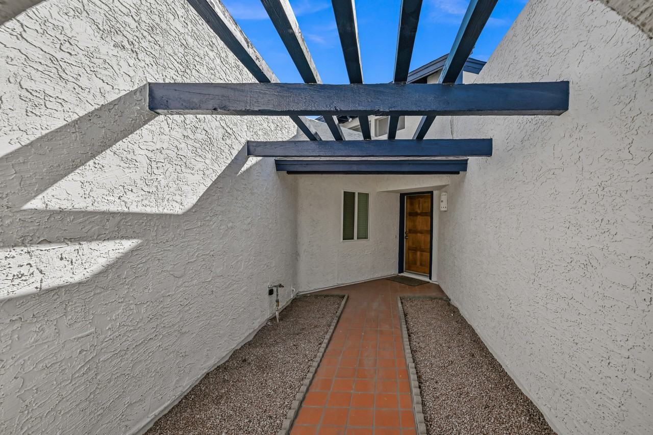 7725 East Rovey Avenue - Photo 2 of 30