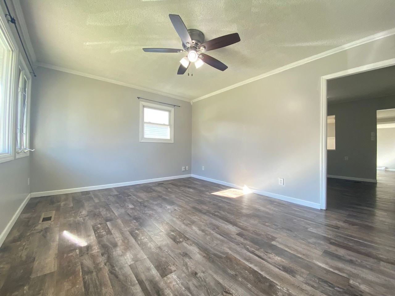 8112 Sycamore Ave - Photo 2 of 13
