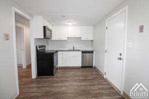 featured image of 1086 South Broadway