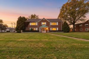 featured image of 2127 Collinway St