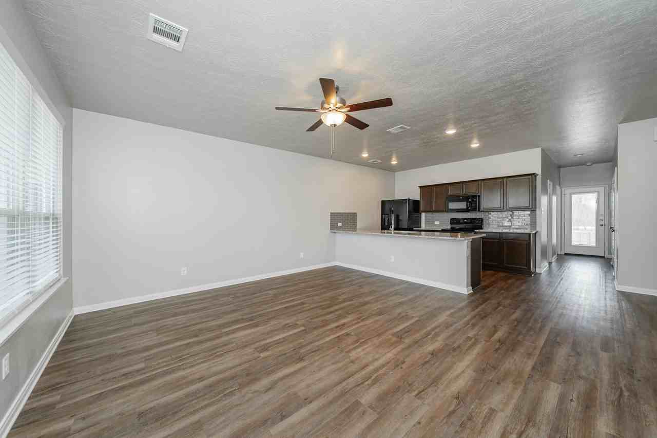 1111 Trellis Pass #1 - Photo 3 of 16