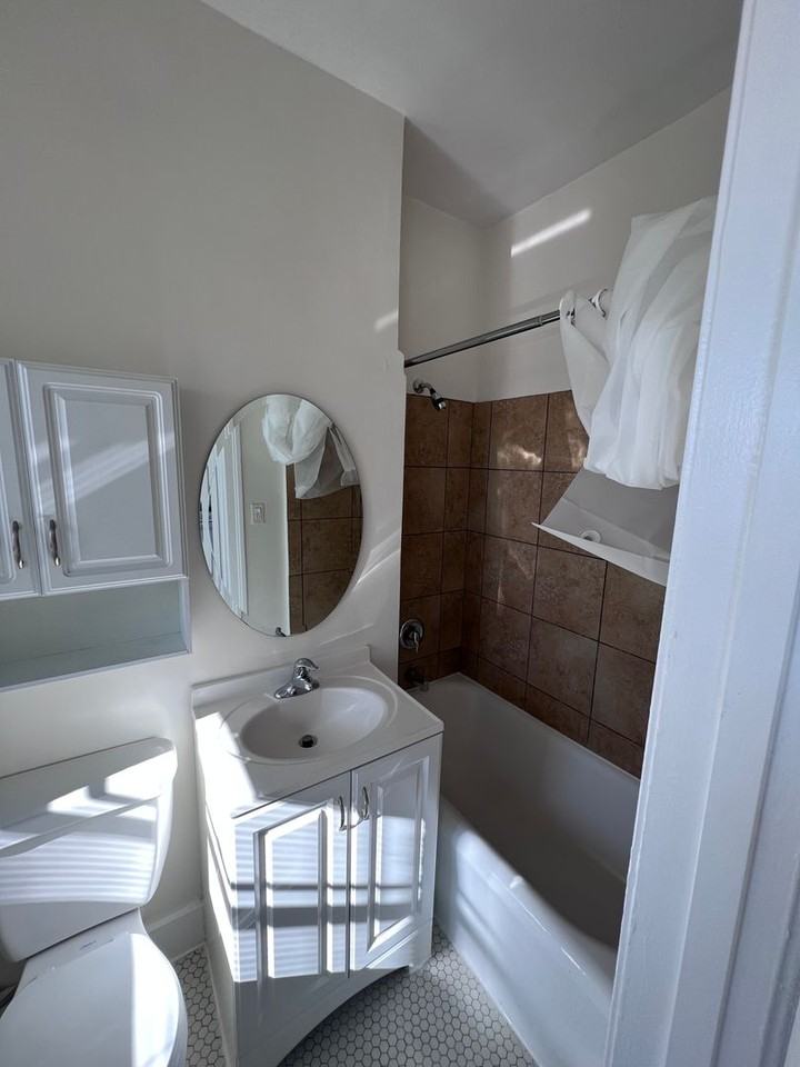 1626 N. Harvard Blvd. - Photo 4 of 31