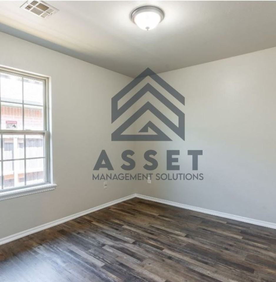 19620 Vivace Dr - Photo 5 of 32