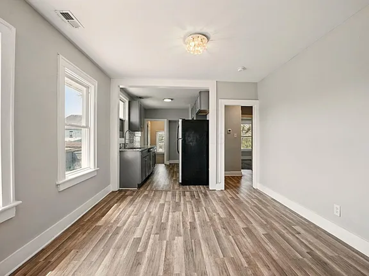 831-833 Lilley Ave - Photo 7 of 8