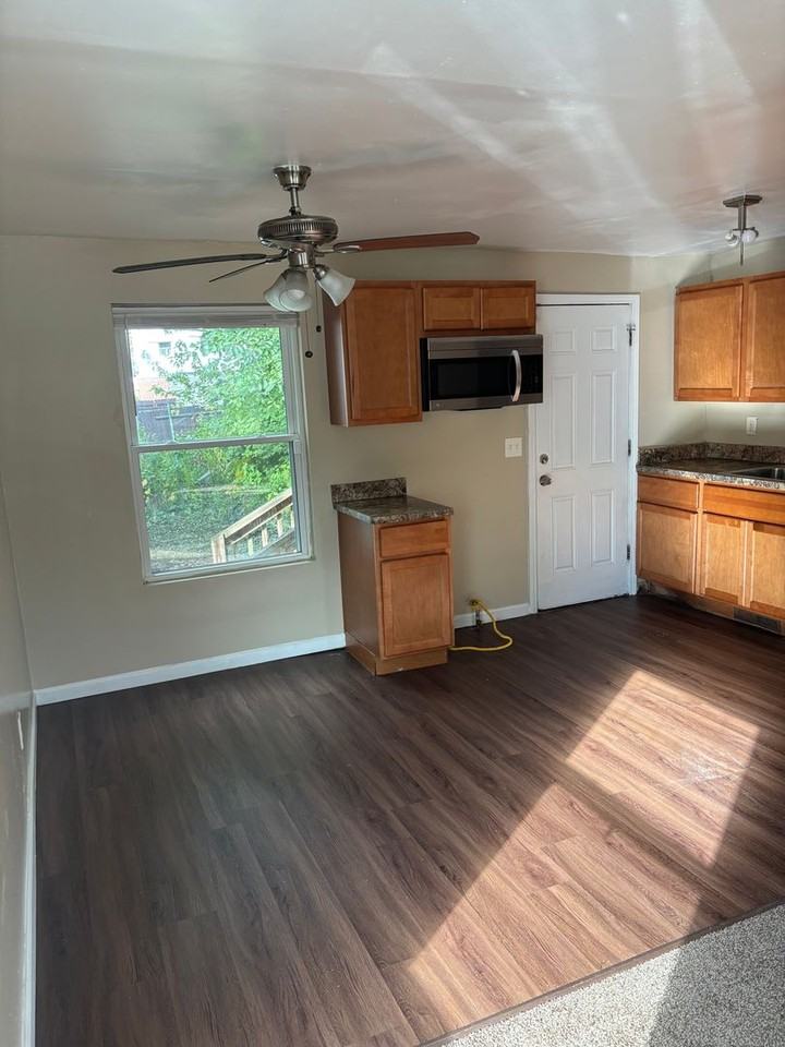 1566 E 256th St - Photo 5 of 21