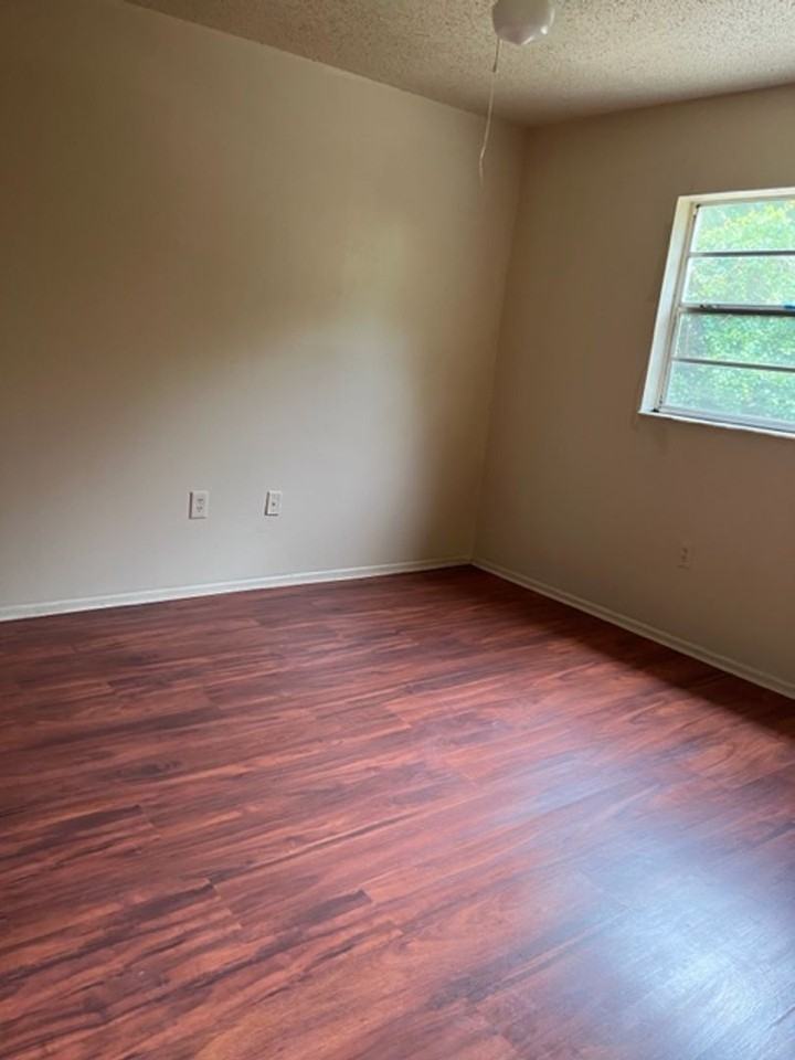 710 25th St W - Photo 7 of 12