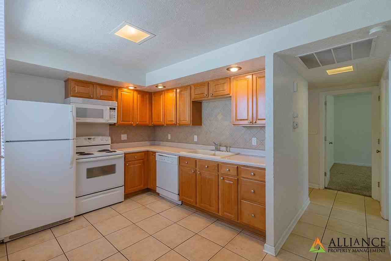 1510 College Avenue - Photo 2 of 24