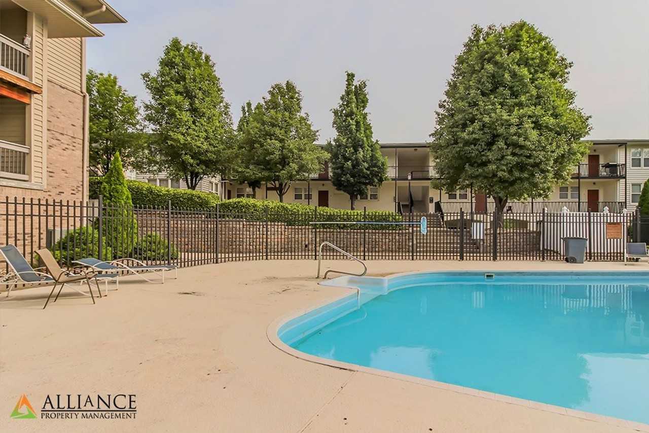 1510 College Avenue - Photo 4 of 24