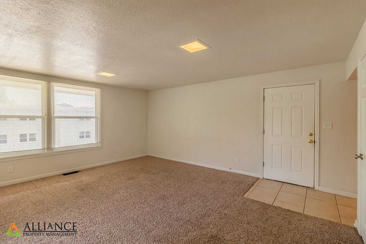 1510 College Avenue - Photo 6 of 24