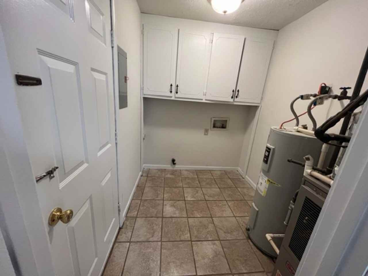 1292 Aiken Rd - Photo 3 of 8