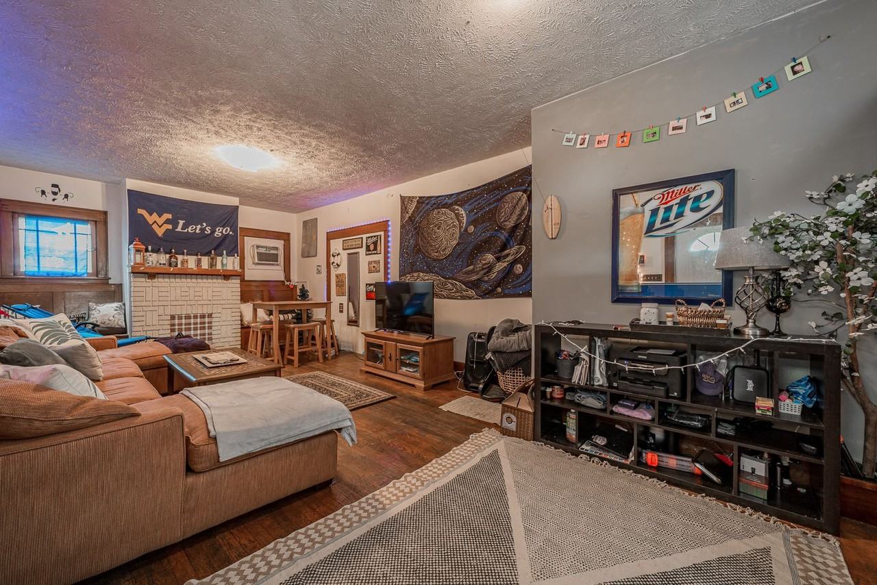 713 Price St - Photo 6 of 22