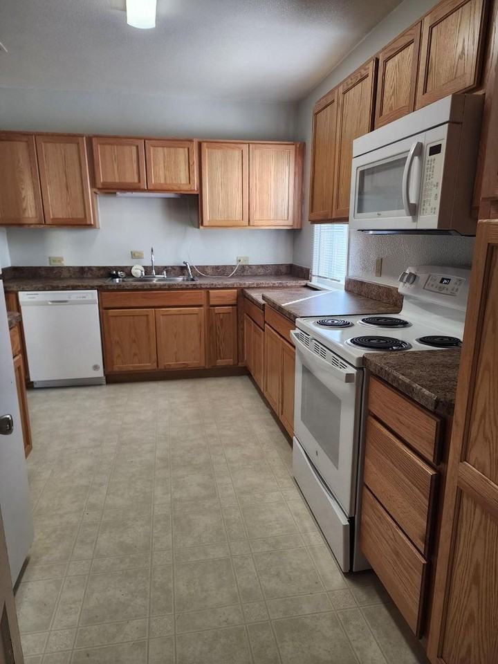 408 5th Ave - Photo 2 of 11