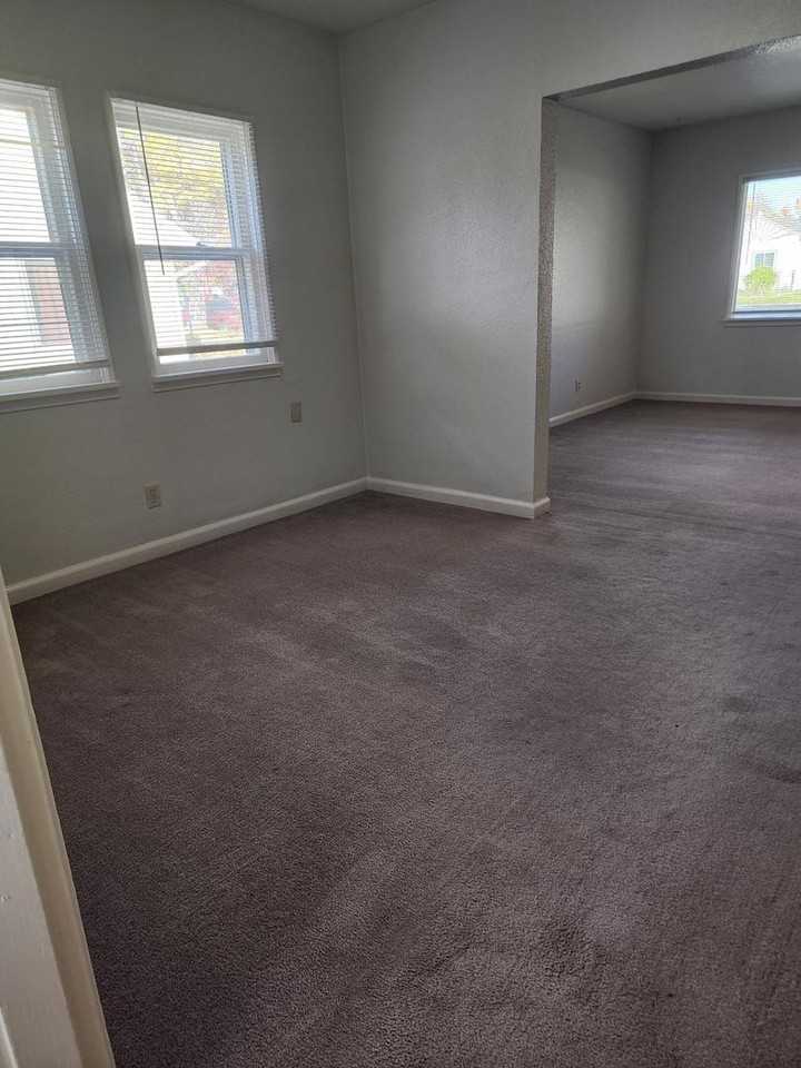 408 5th Ave - Photo 6 of 11