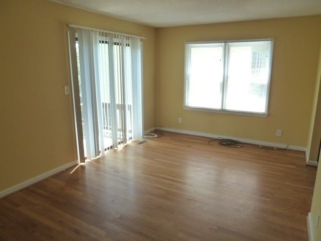 703B Edwards St - Photo 3 of 22