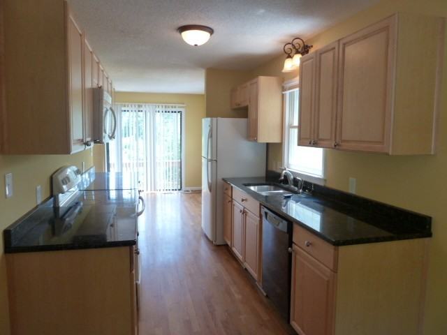 703B Edwards St - Photo 6 of 22