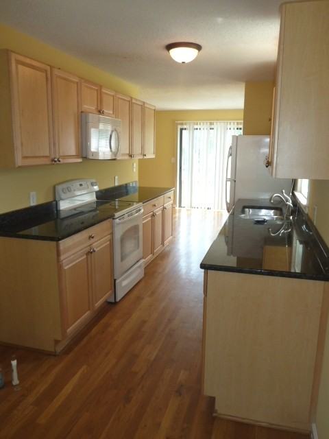 703B Edwards St - Photo 7 of 22