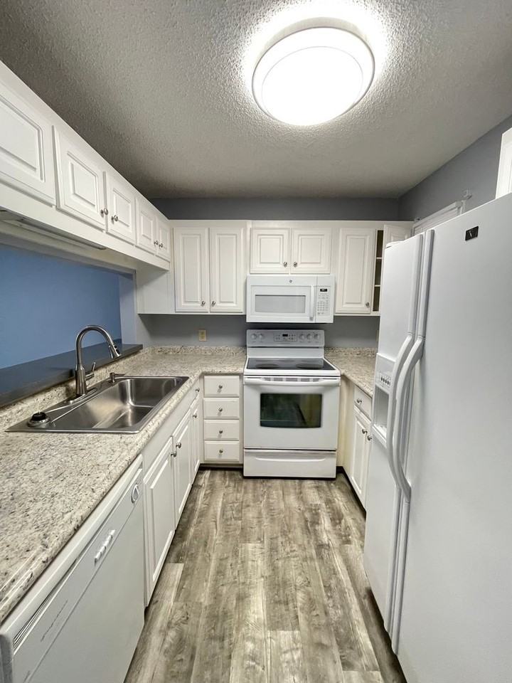 706 Martin Luther King Jr Blvd #G8 - Photo 3 of 34