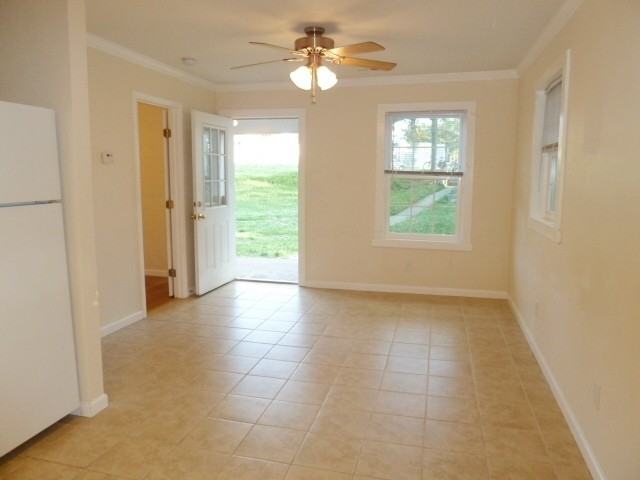 414 Whitaker St - Photo 2 of 18