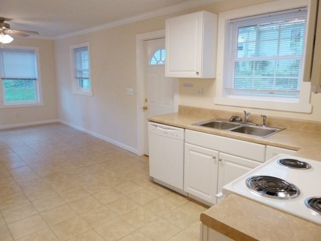 414 Whitaker St - Photo 6 of 18