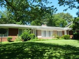 featured image of 120 S Roberson St