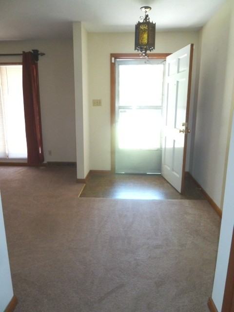 120 S Roberson St - Photo 4 of 27