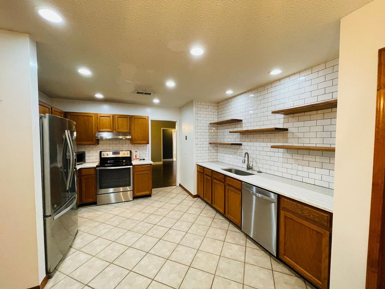 4112 Hollister Place - Photo 7 of 12