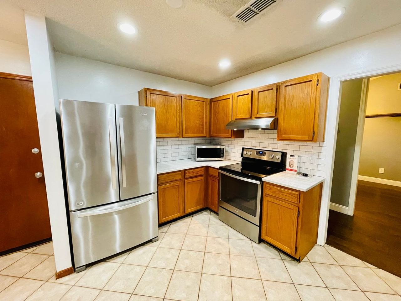 4112 Hollister Pl - Photo 6 of 12