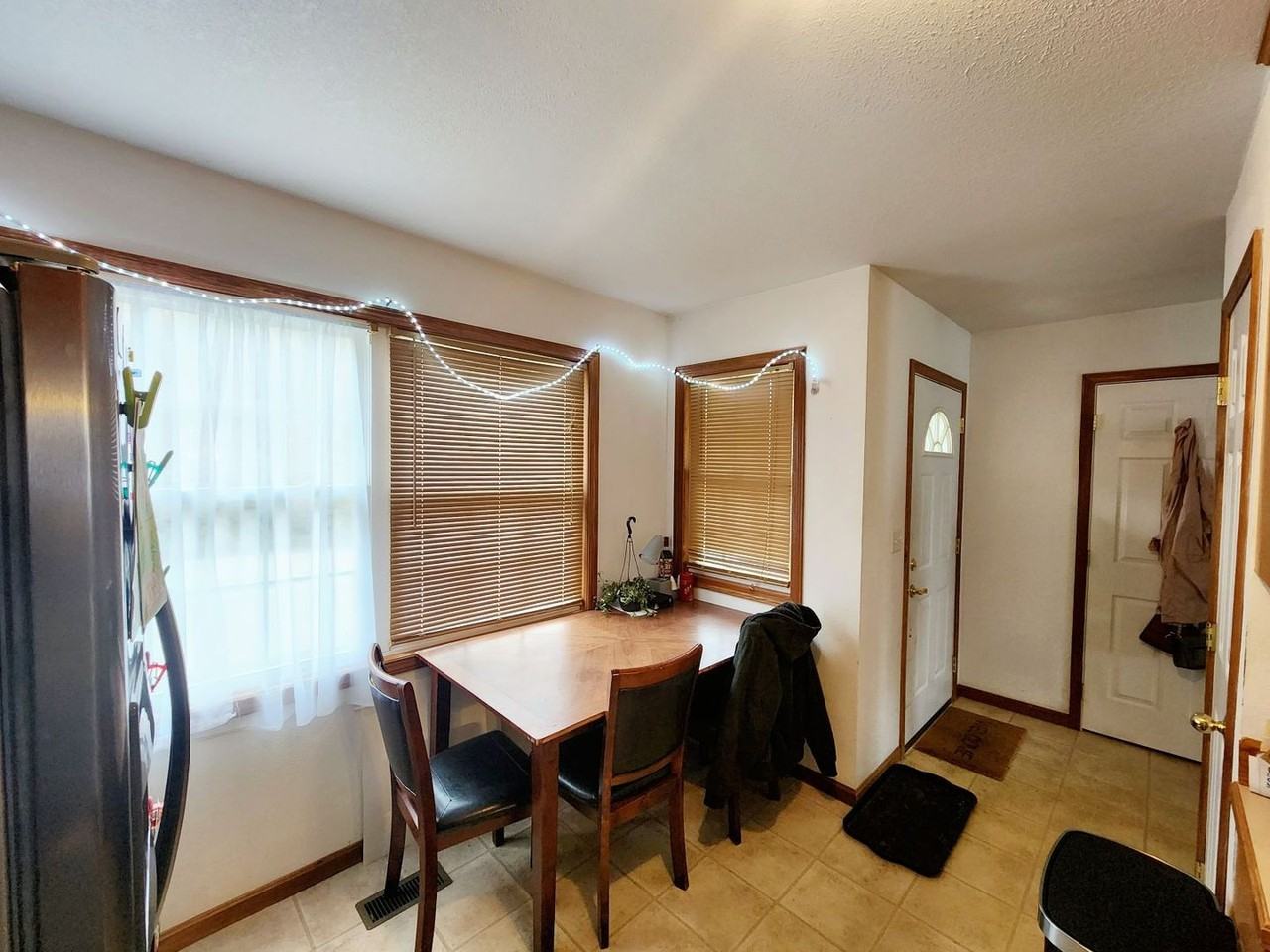 8 Hanna Ln - Photo 3 of 13