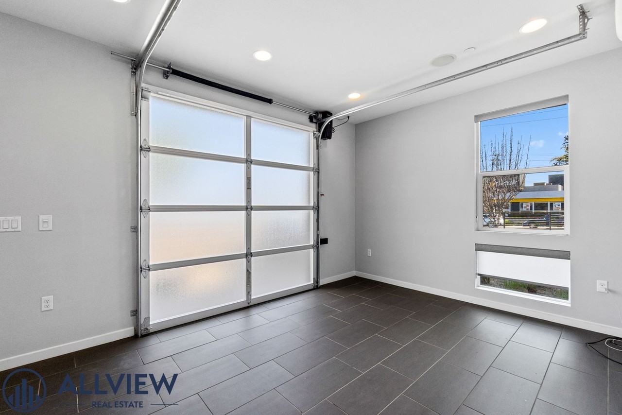 149 Mercer Way - Photo 2 of 41