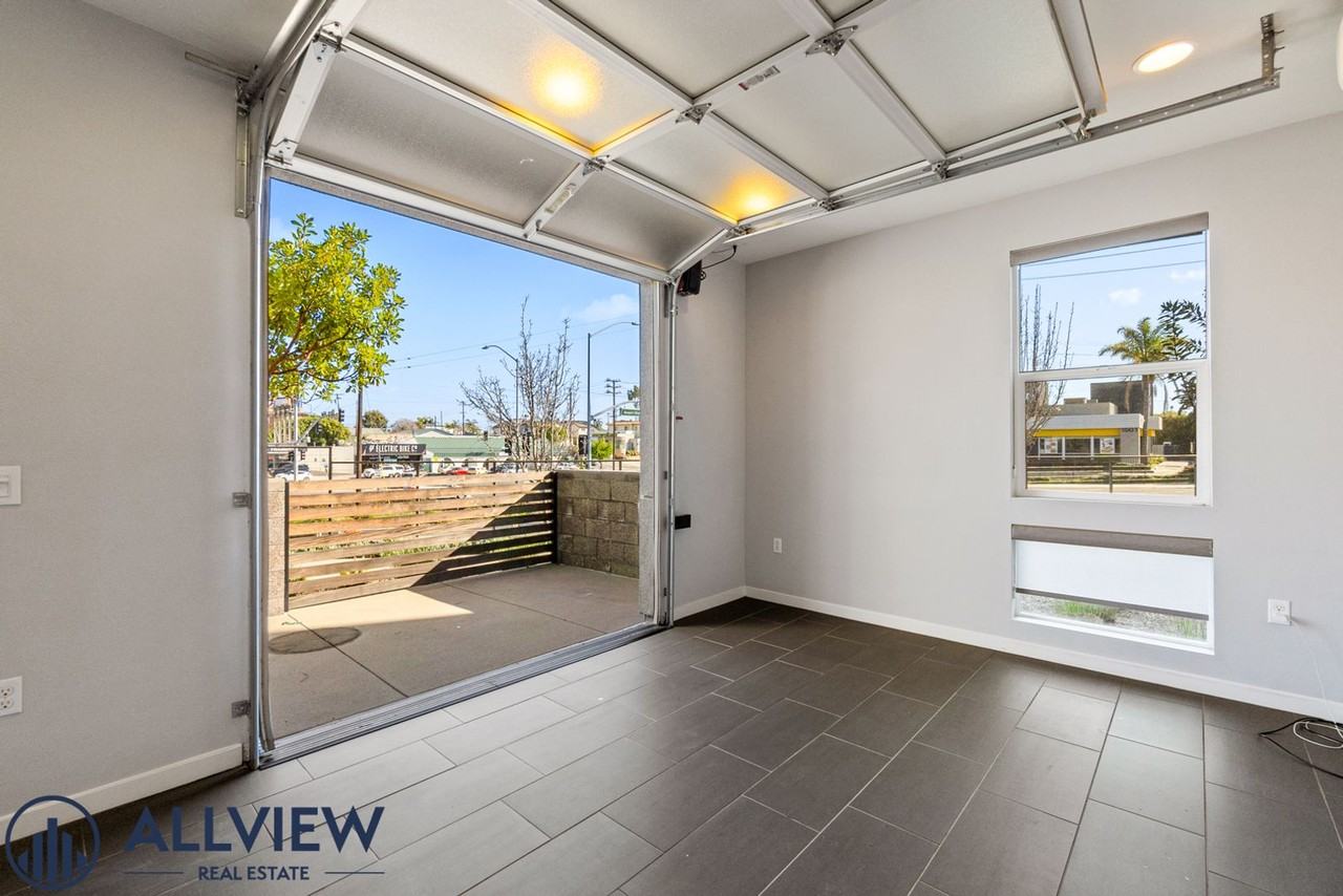 149 Mercer Way - Photo 3 of 41