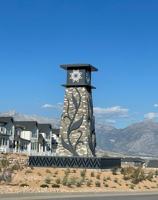 featured image of 909 W Sunspear Dr