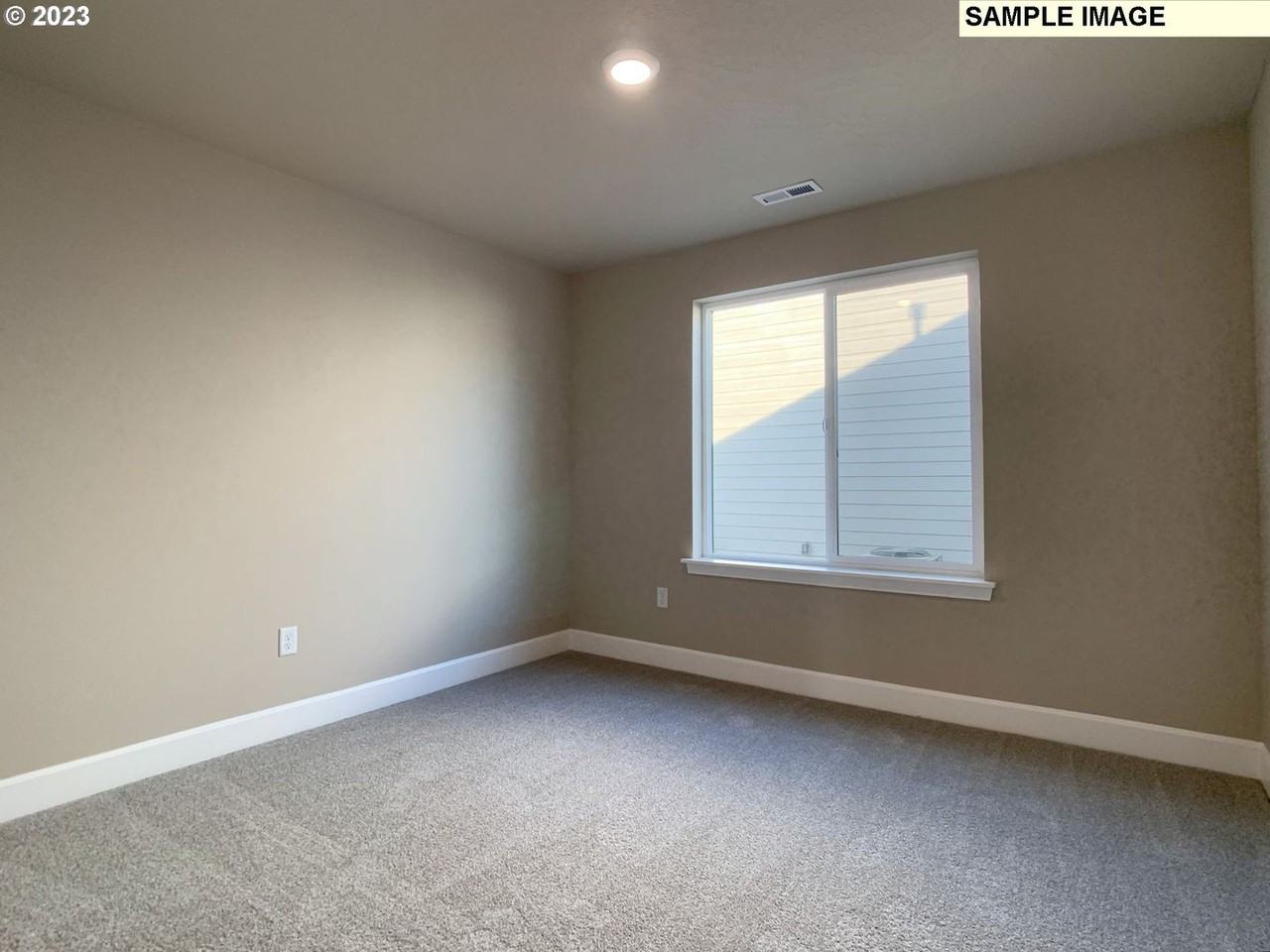 539 E Rosa Ave - Photo 4 of 32