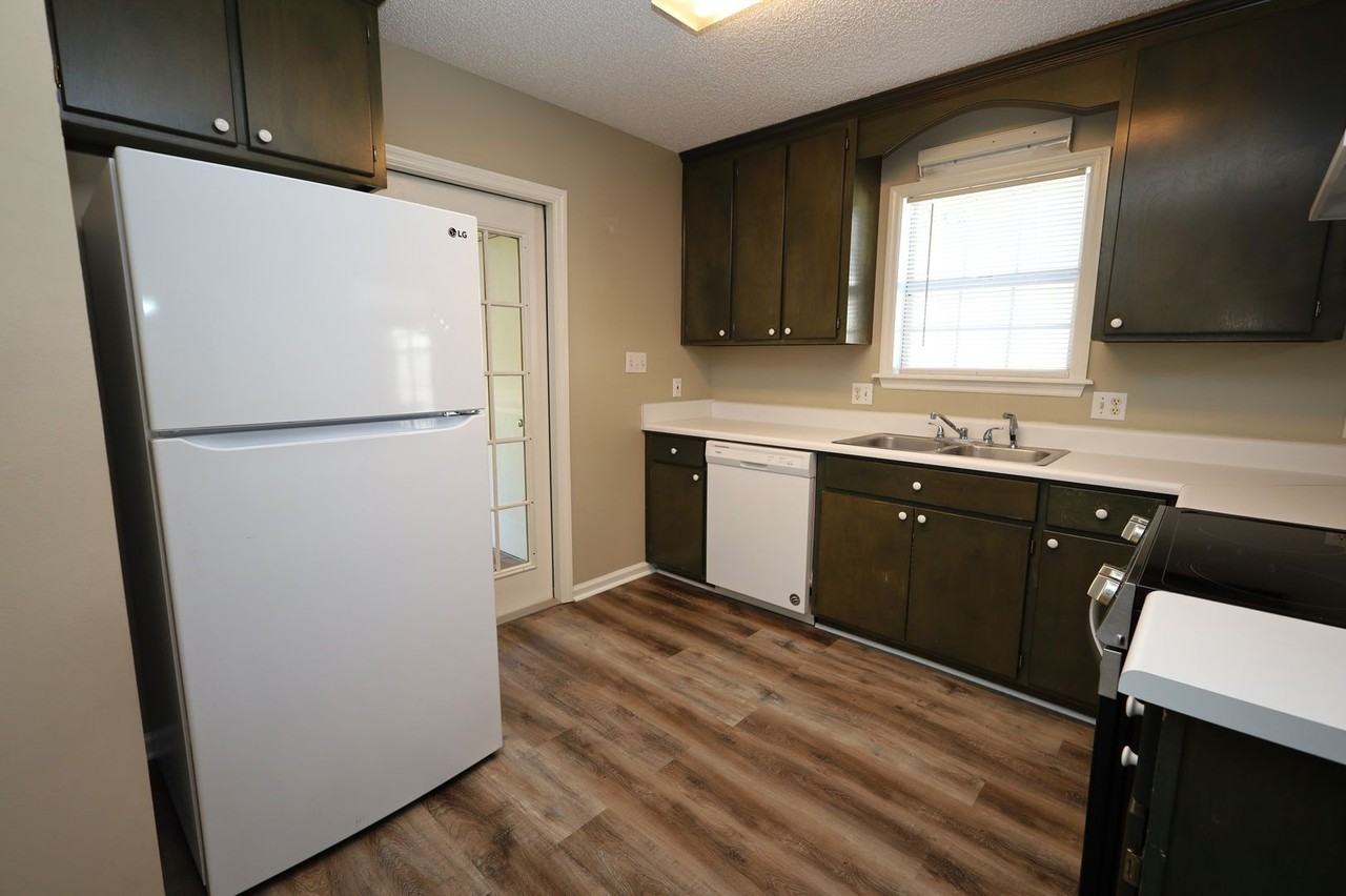 4226 Roxbury Dr - Photo 5 of 13