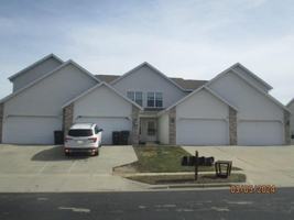 featured image of 421 Nygaard St