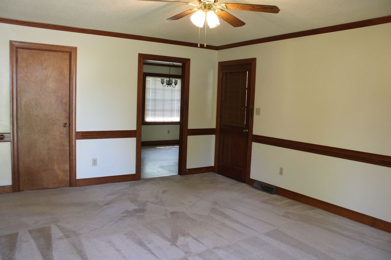 2601 Bayleaf Circle Southwest - Photo 4 of 18