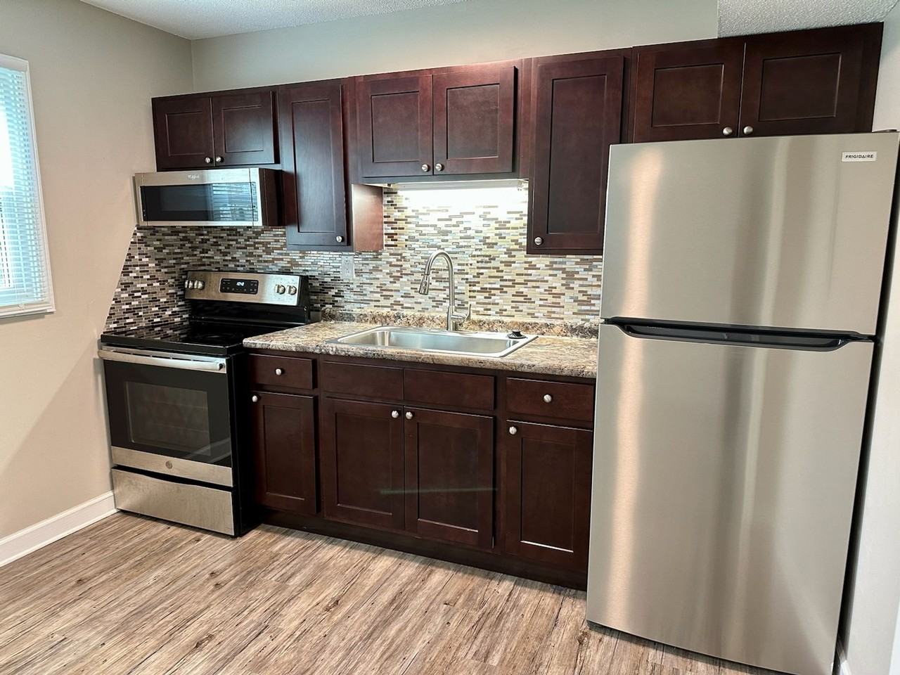 Everything You Need. All Right Here - Photo 2 of 6