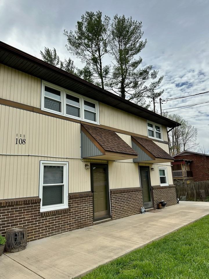 Everything You Need. All Right Here - Photo 5 of 6