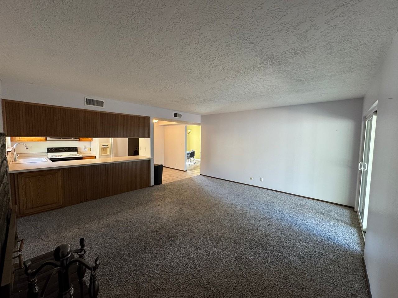 7409 Woodal St Ne - Photo 3 of 13