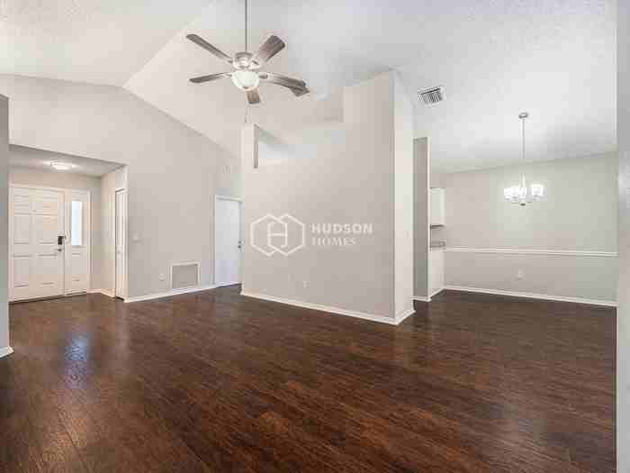 1815 Sawhorse Ct - Photo 2 of 18