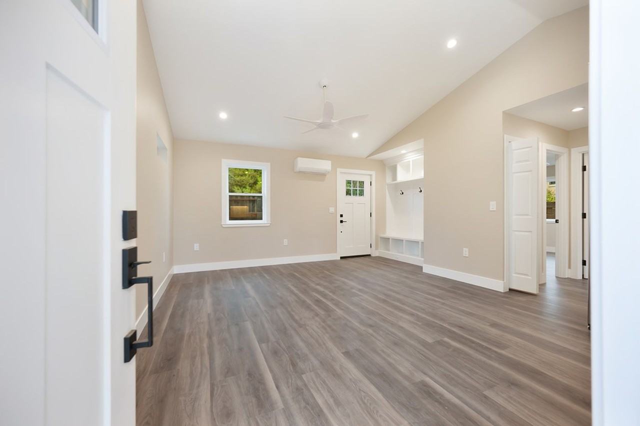 5628 Mapleridge Ct - Photo 6 of 26