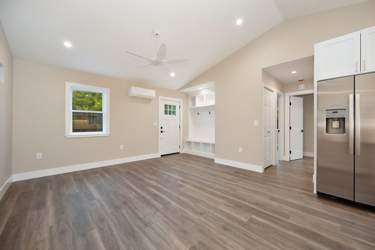 5628 Mapleridge Ct - Photo 7 of 26