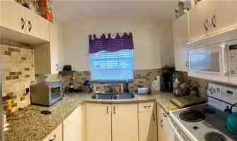 featured image of 5033 Sw 121st Ter