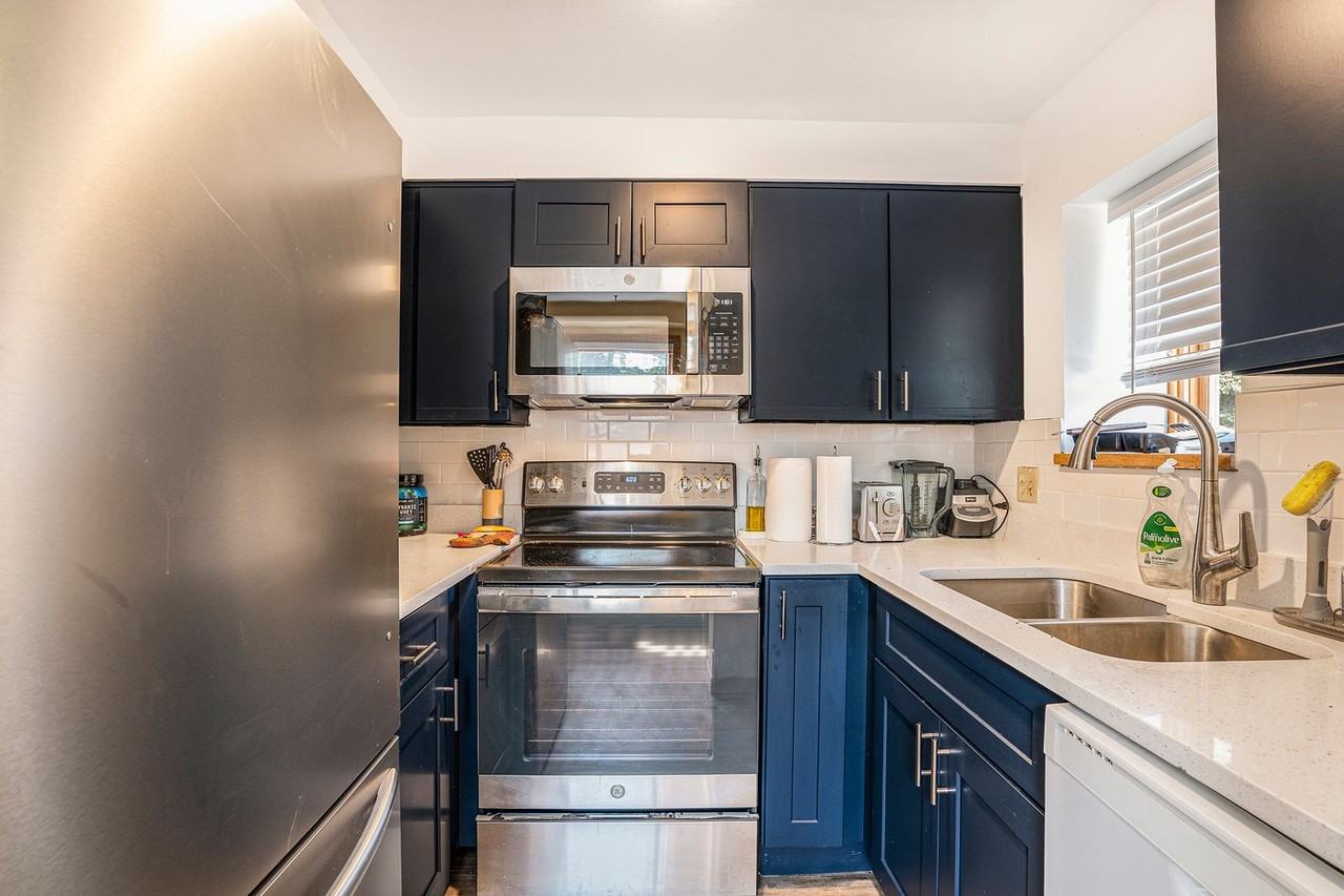 1529 8th St - Photo 6 of 20