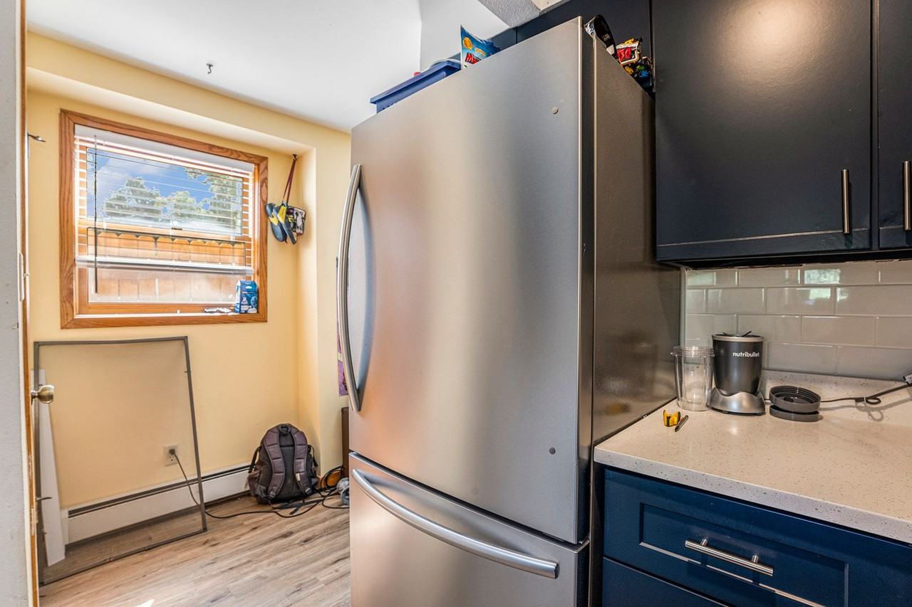 1529 8th St - Photo 7 of 20