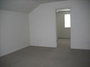 9919 Ne 65th St - Photo 3 of 8