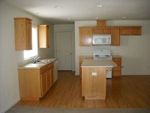 9919 Ne 65th St - Photo 5 of 8