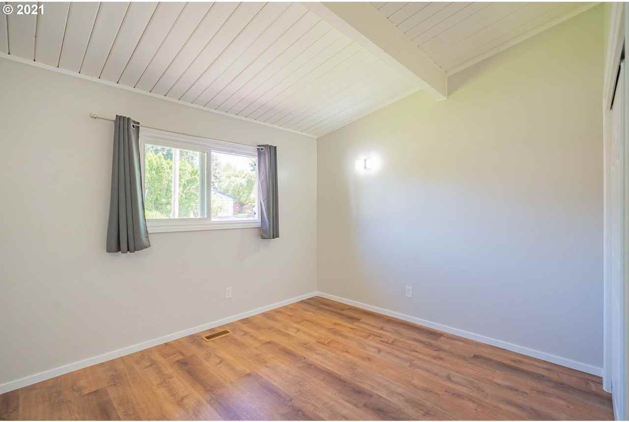 2711 Northwest Madrona Street