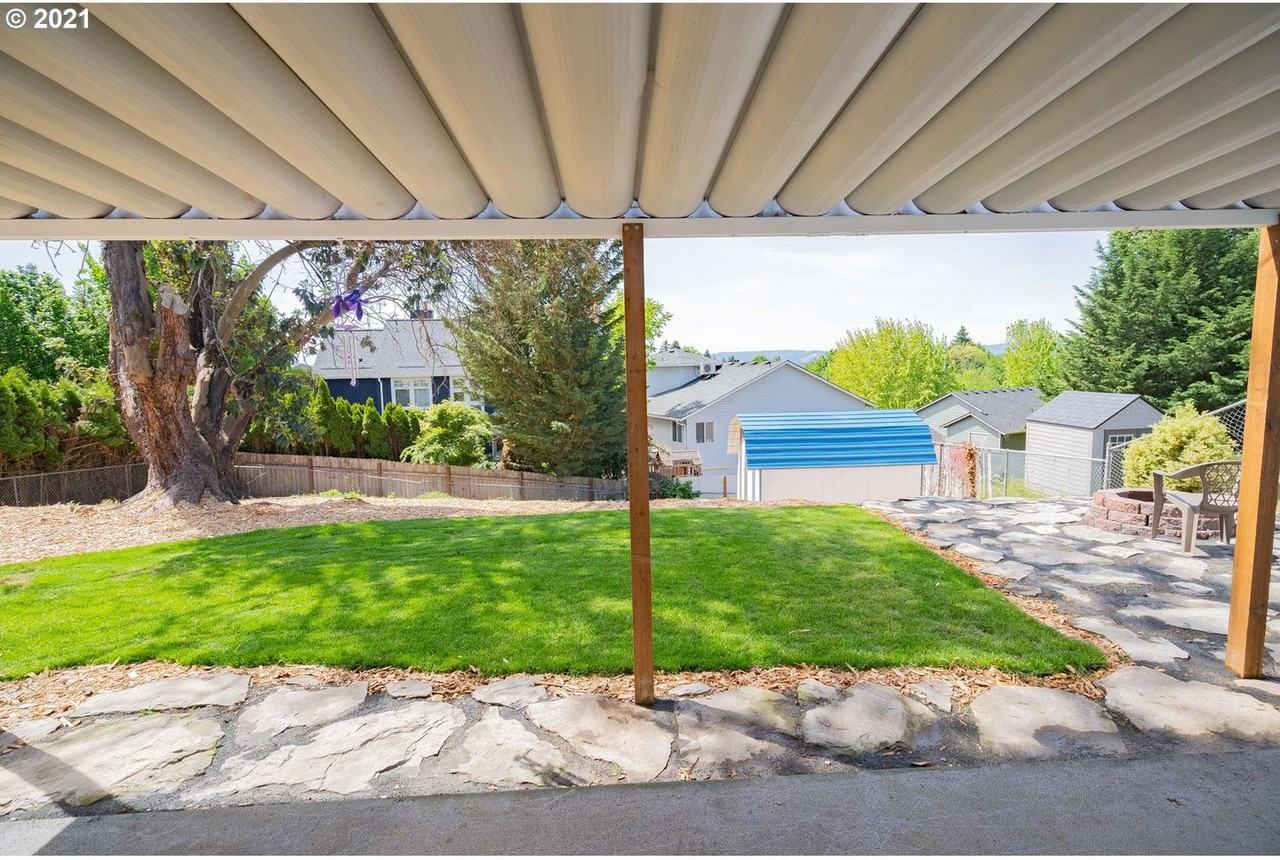 2711 Northwest Madrona Street - Photo 7 of 27