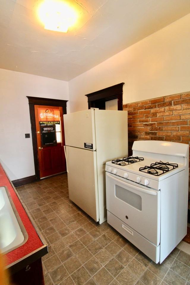 340 Grant Ave - Photo 3 of 15